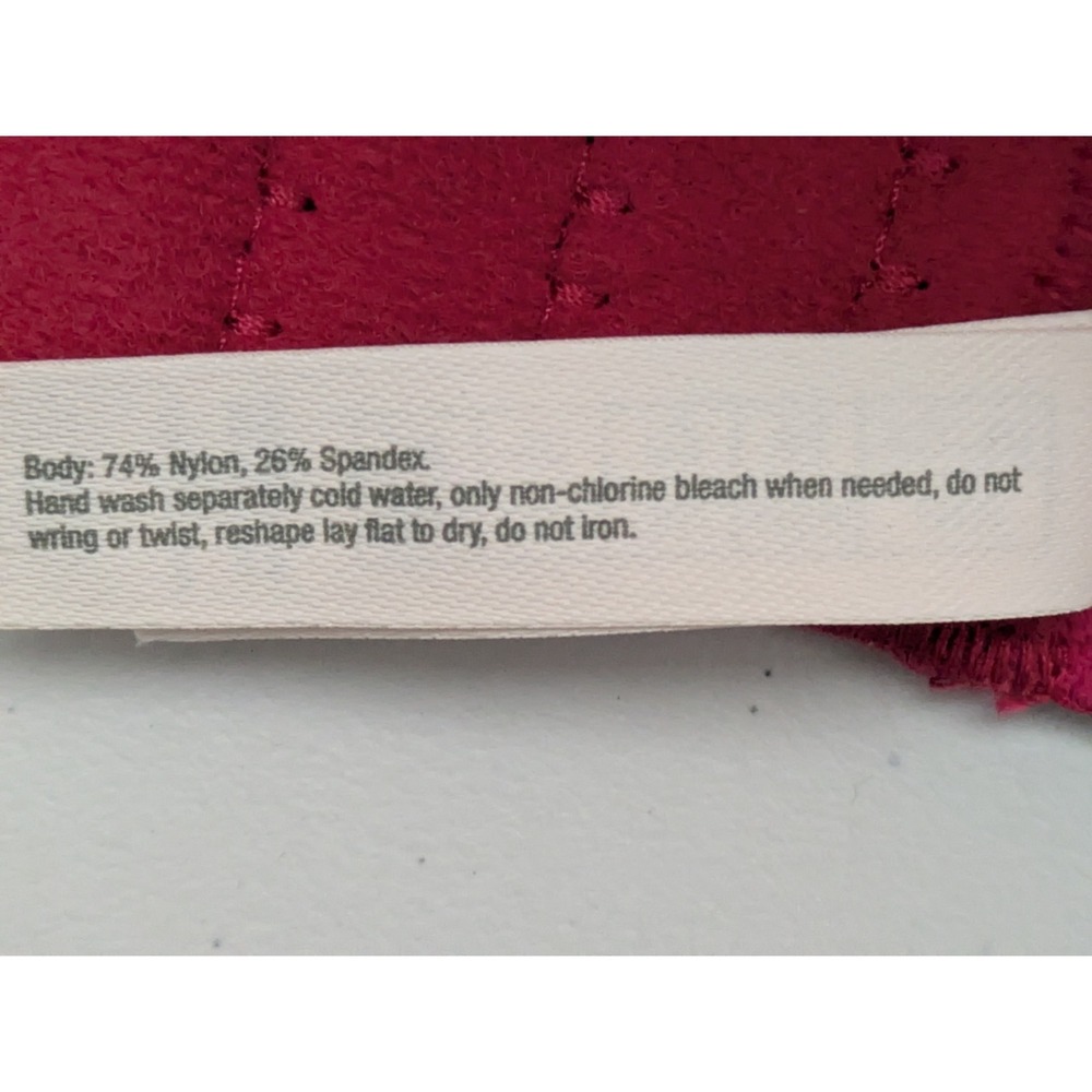 On Gossamer G7190 Next to‎ Nothing Micro Wireless Bra Size 32D Red Hot NWT - Picture 5 of 6